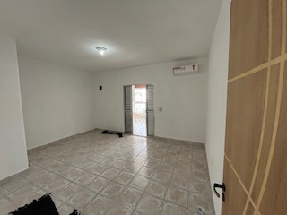 Imagem Sobrado com 2 Quartos para Alugar, 130 m²em Jardim São Domingos - Guarulhos