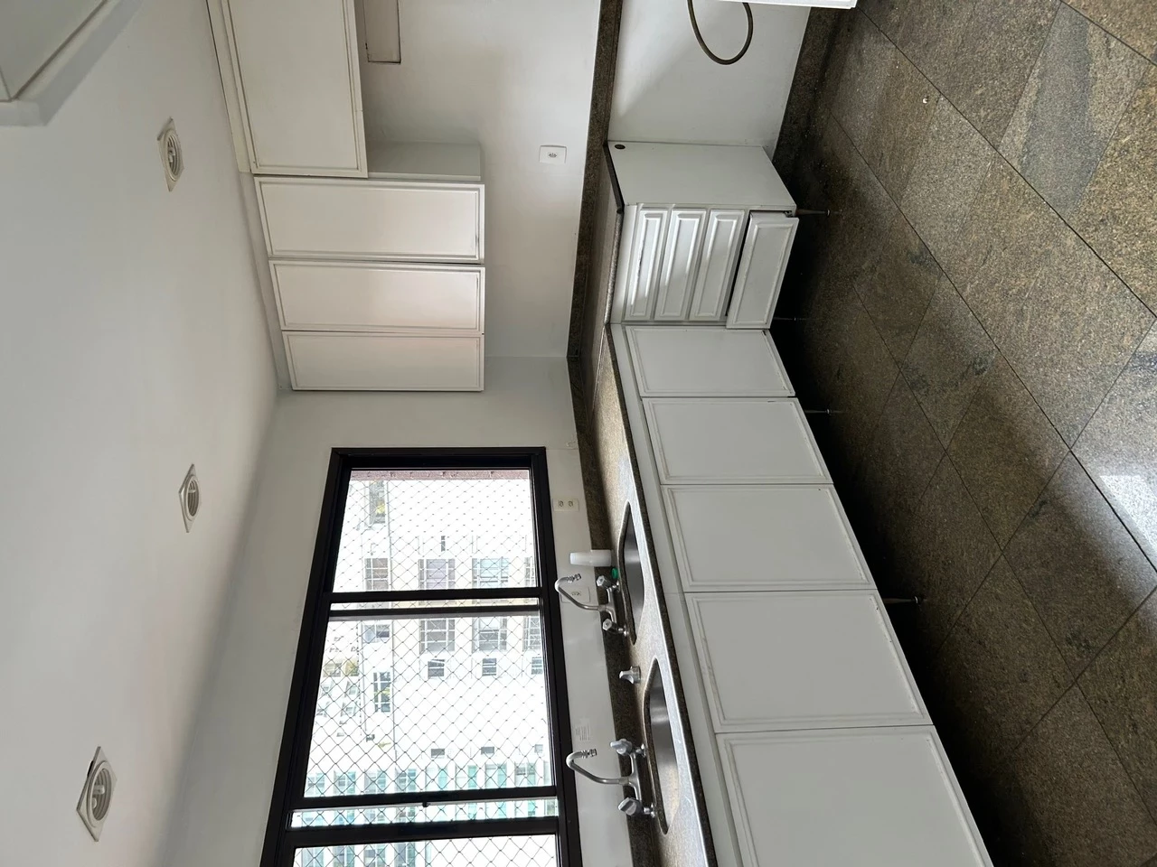 Edifício Residencial com 4 Quartos para Alugar, 247 m² em Jardim Luzitânia - São Paulo