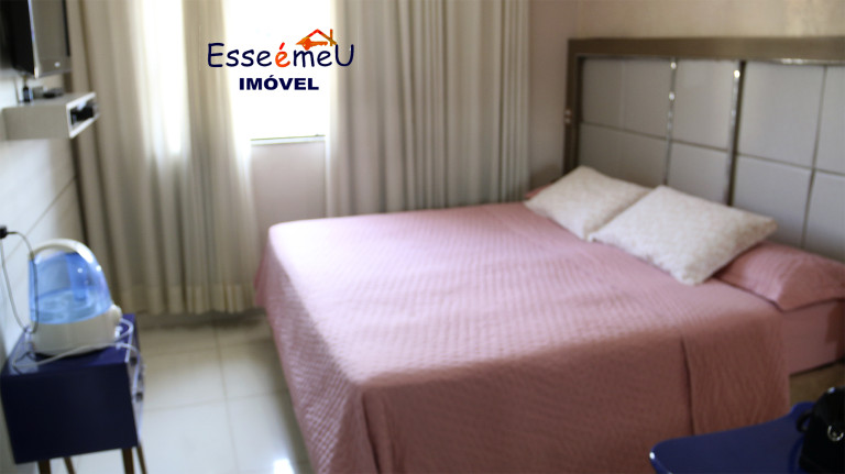Imagem Casa com 5 Quartos à Venda, 250 m² em Jardins Madri - Goiânia