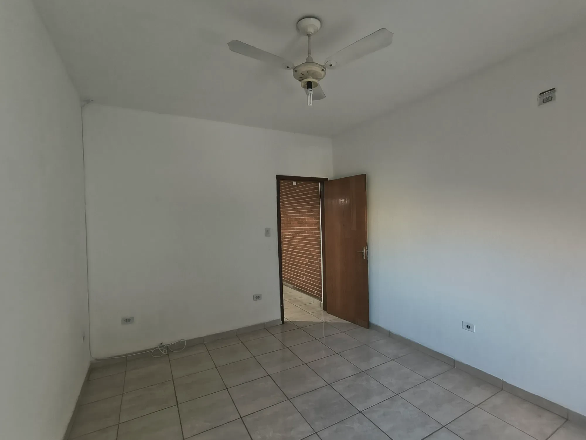 Imagem Casa com 2 Quartos para Alugar, 69 m² em Parque Santo Antônio - Jacareí