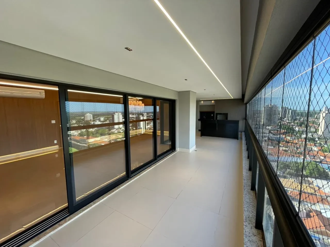 Imagem Apartamento com 4 Quartos para Alugar, 257 m² em Jardim Sumaré - Araçatuba