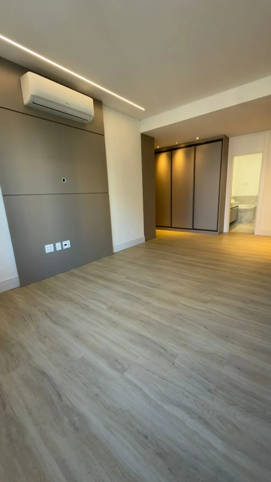 Foto do imóvel: Apartamento com 3 Quartos à Venda, 223 m² em Cabral - Curitiba