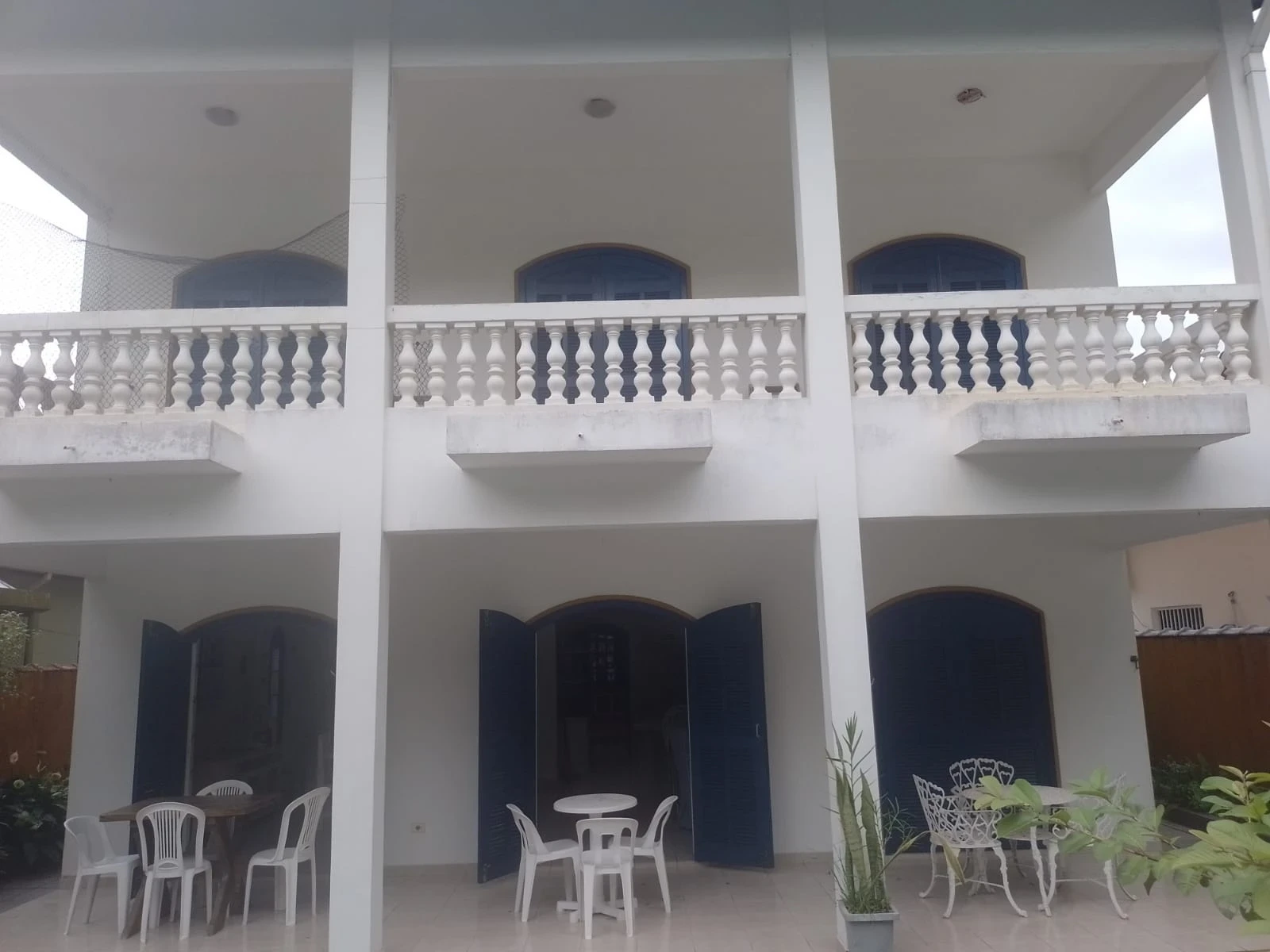 Sobrado à Venda, em Balneário Praia do Pernambuco - Guarujá