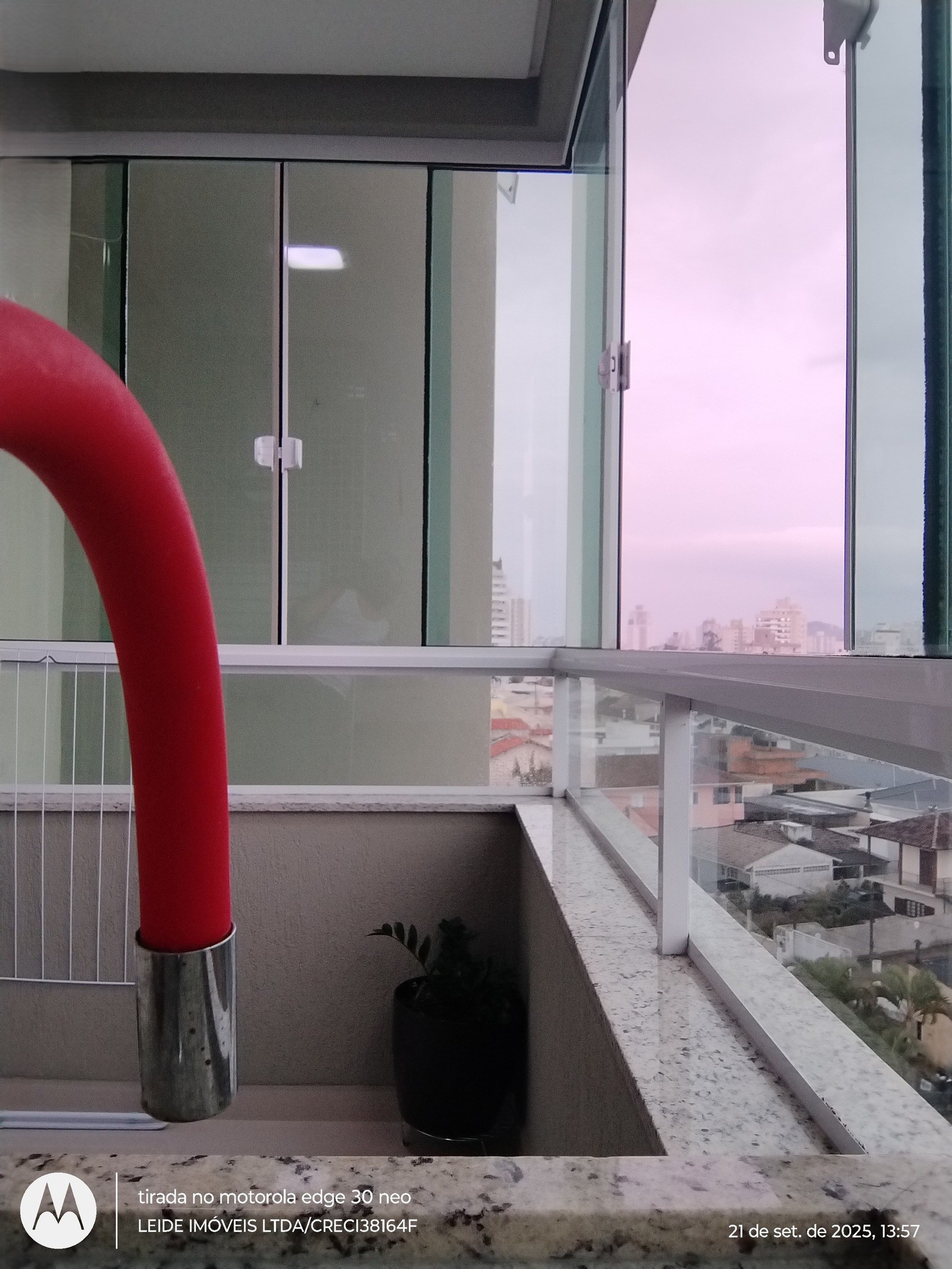 Imagem Apartamento com 2 Quartos à Venda, 75 m² em Centro - Palhoça