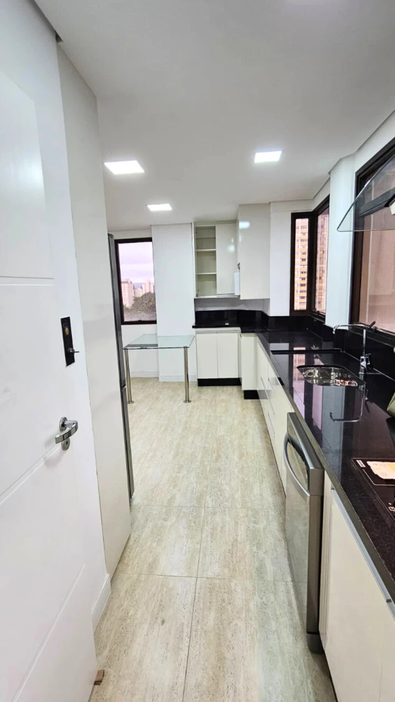 Imagem Apartamento com 3 Quartos à Venda, 210 m² em Sumaré - São Paulo
