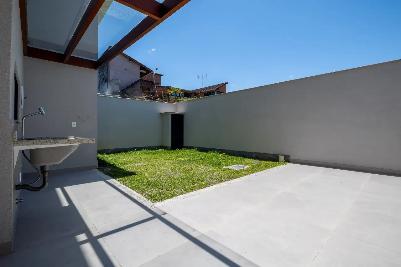 Imagem Casa de Condomínio com 4 Quartos à Venda, 152 m² em Tijuca - Teresópolis