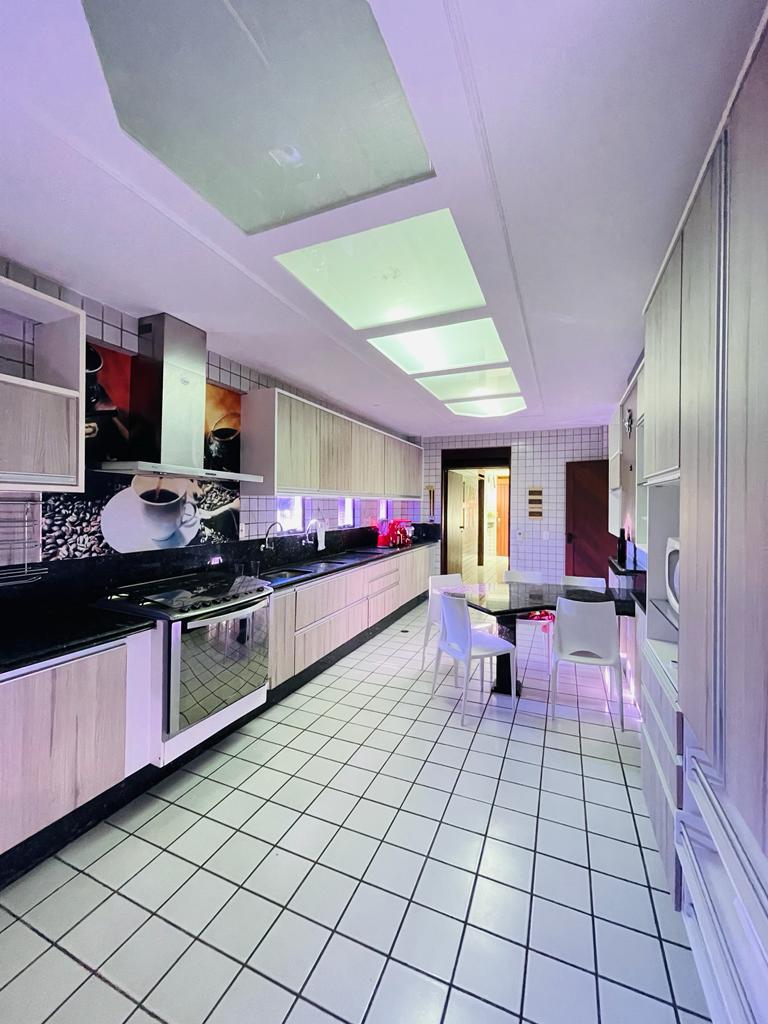 Imagem Apartamento com 4 Quartos à Venda, 221 m²em Candelária - Natal