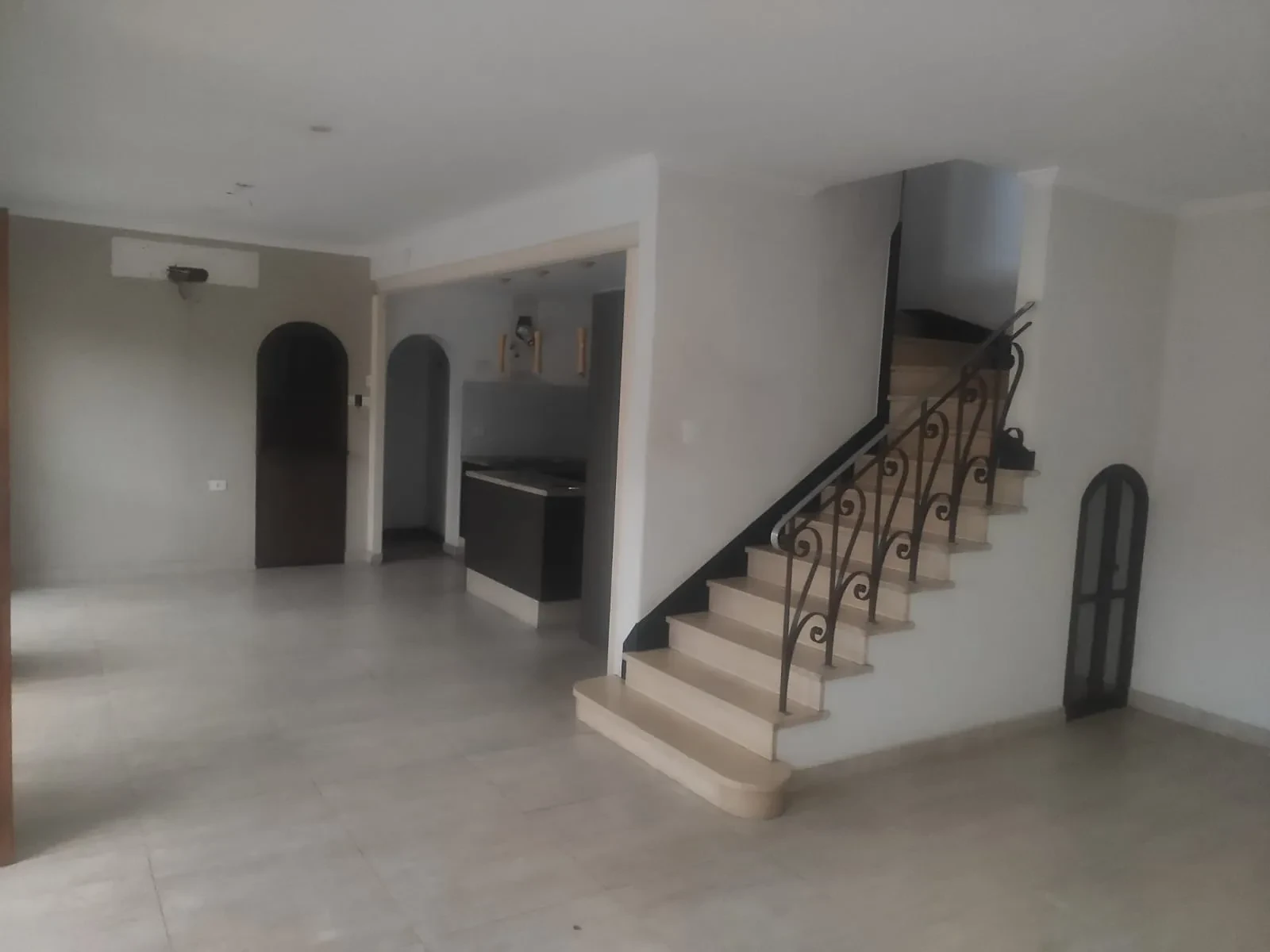 Imagem Casa com 3 Quartos para Alugar, 220 metros em Gonzaga - Santos