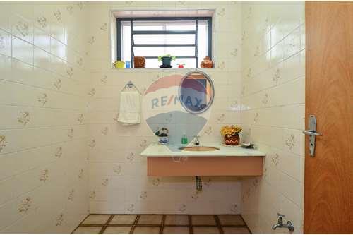 Imagem Sobrado com 3 Quartos à Venda, 351 m²em Jardim Esplanada II - São José dos Campos