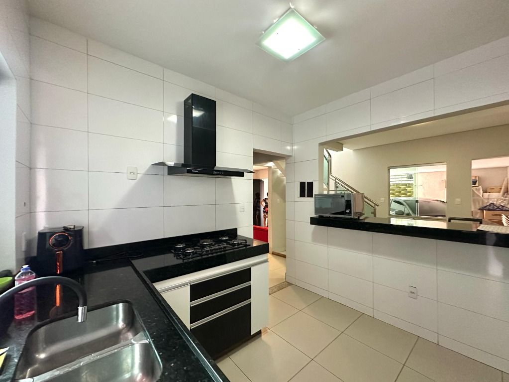 Imagem Casa com 3 Quartos à Venda, 122 m² em Planalto - Belo Horizonte