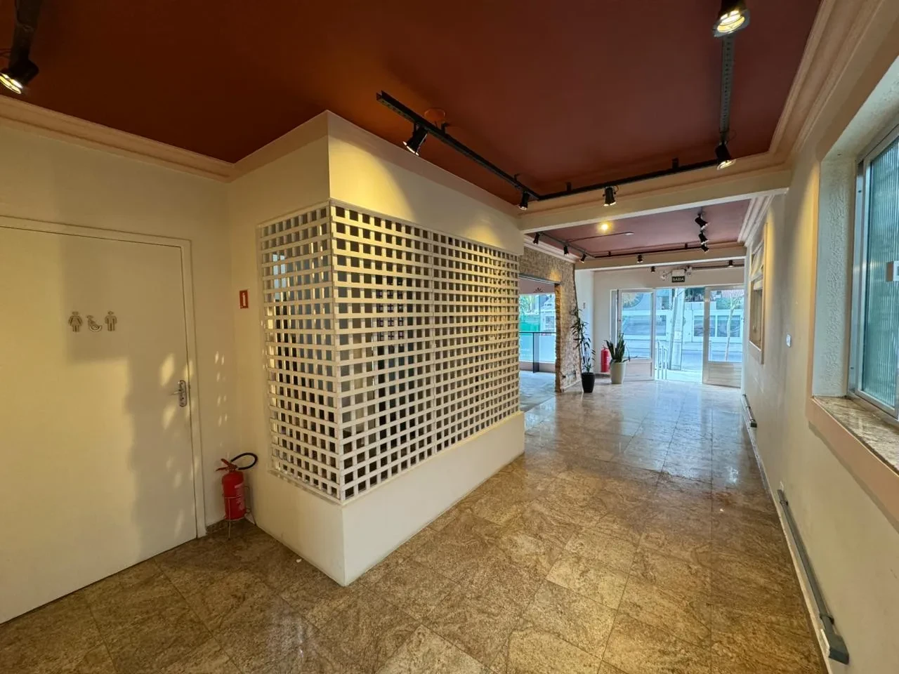 Imagem Ponto Comercial à Venda ou Locação, 324 m² em Aparecida - Santos