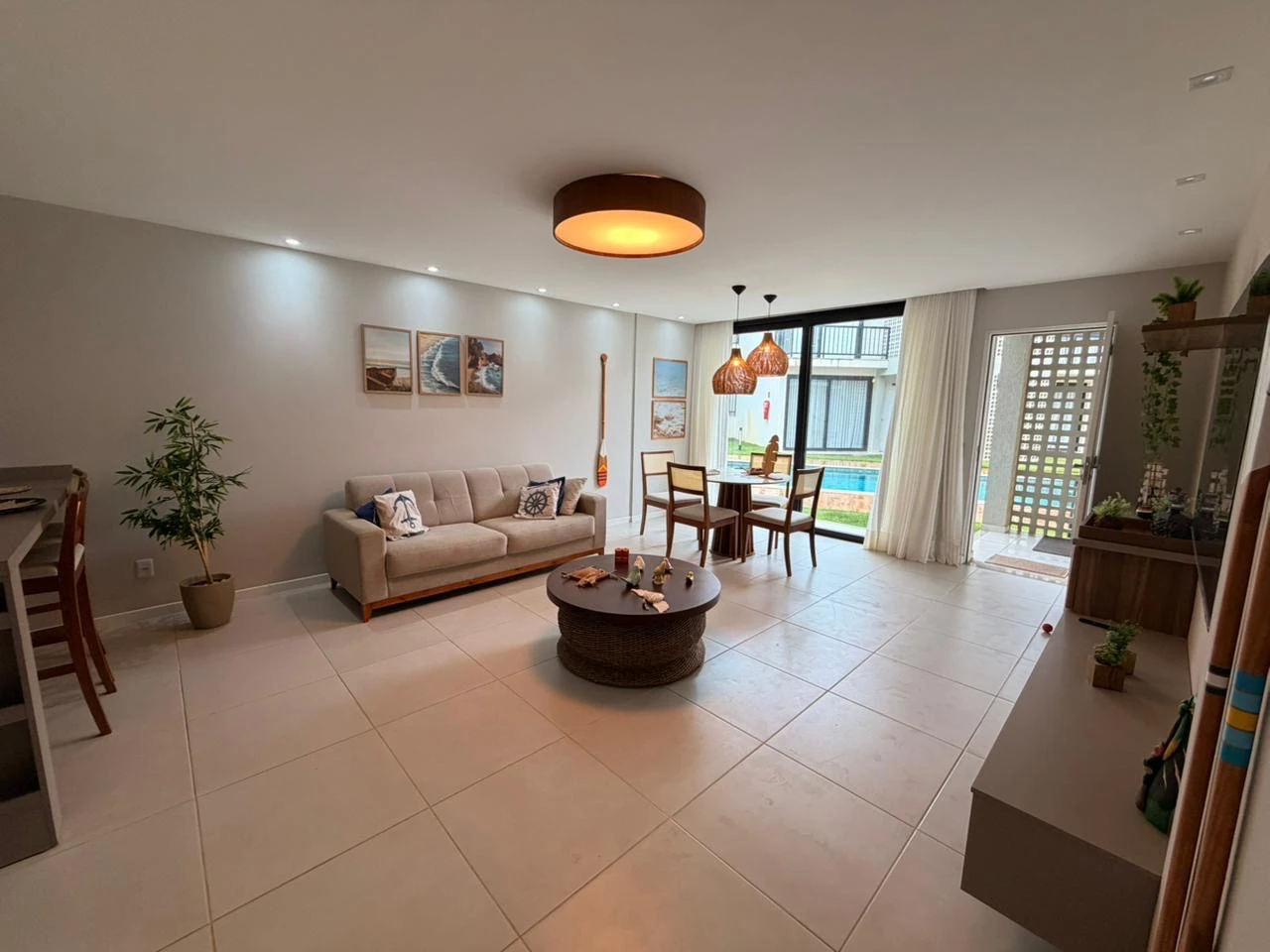 Imagem Casa de Condomínio com 3 Quartos para Alugar, 100 metros em Itacimirim (Monte Gordo) - Camaçari