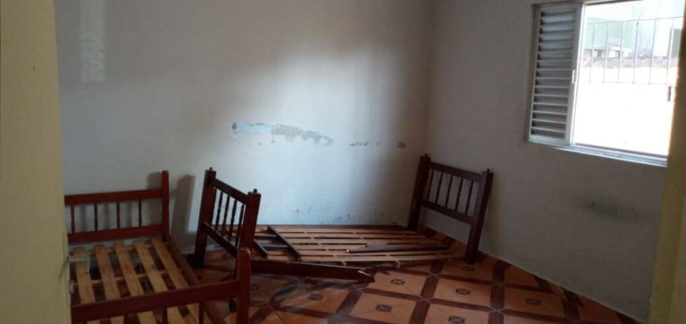 Imagem Casa com 1 Quarto à Venda, 69 m² em Itaoca - Mongaguá