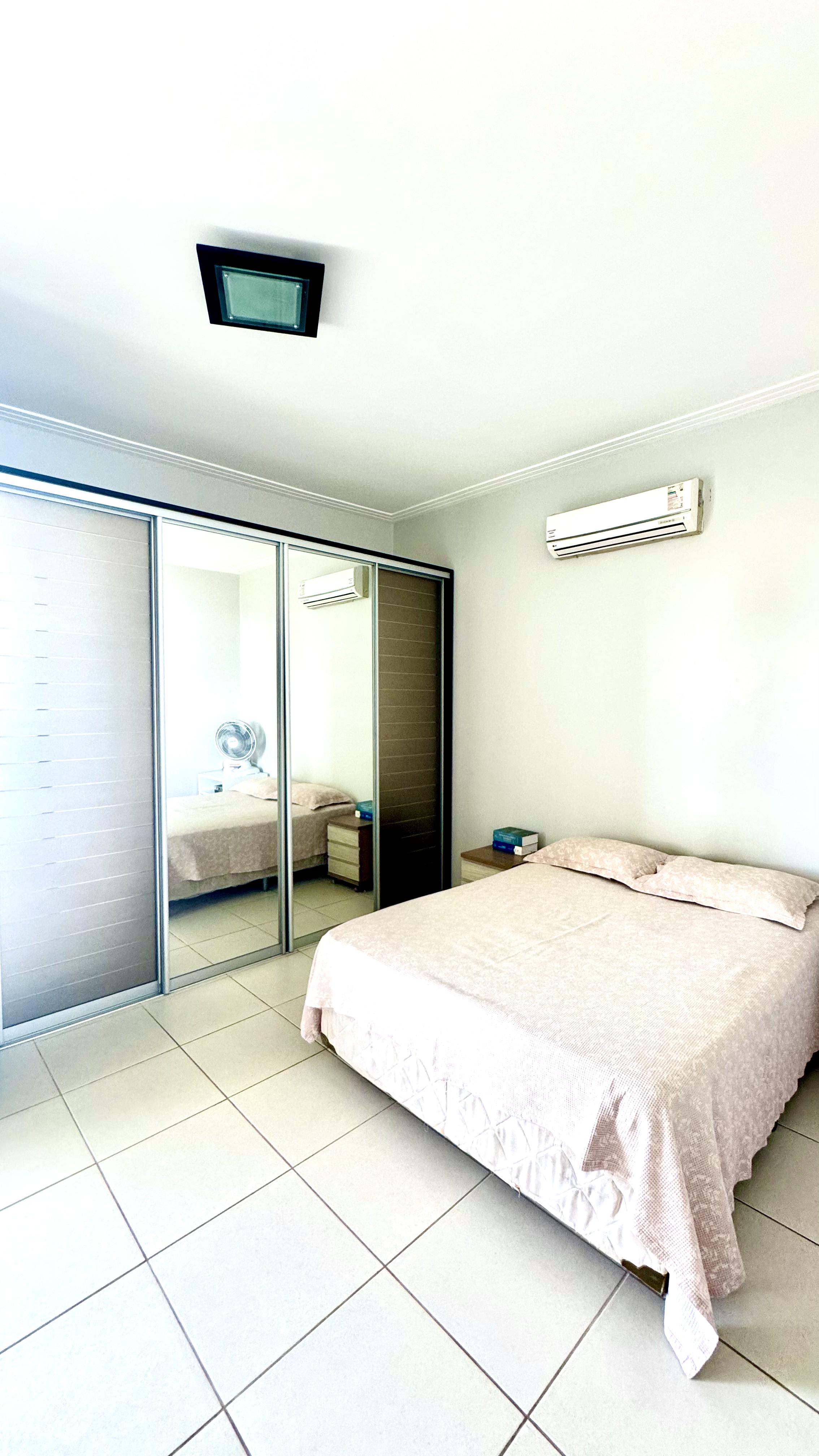 Imagem Casa de Condomínio com 5 Quartos à Venda, 320 m² em Buraquinho - Lauro de Freitas