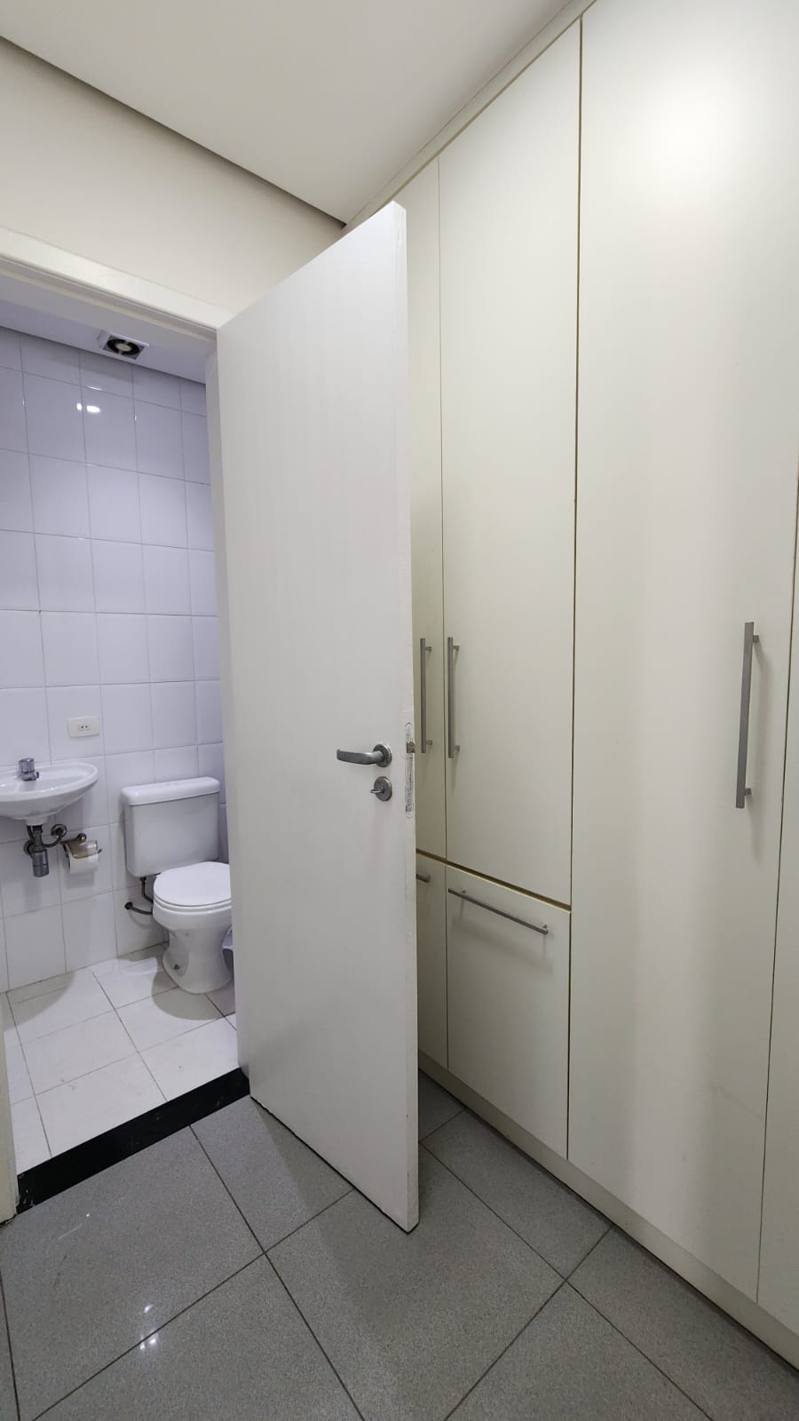 Imagem Apartamento com 3 Quartos para Alugar, 160 m²em Boqueirão - Santos