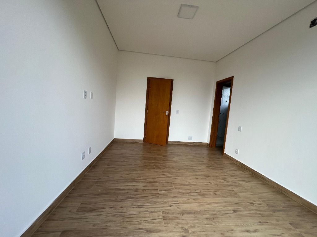 Foto do imóvel: Casa de Condomínio com 4 Quartos à Venda, 260 m² em Várzea - Lagoa Santa