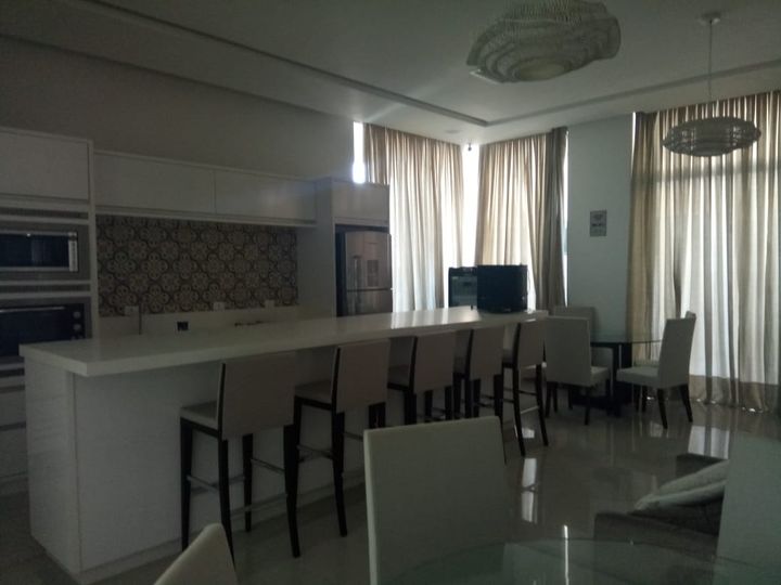 Imagem Apartamento com 4 Quartos à Venda, 220 m² em Itapema