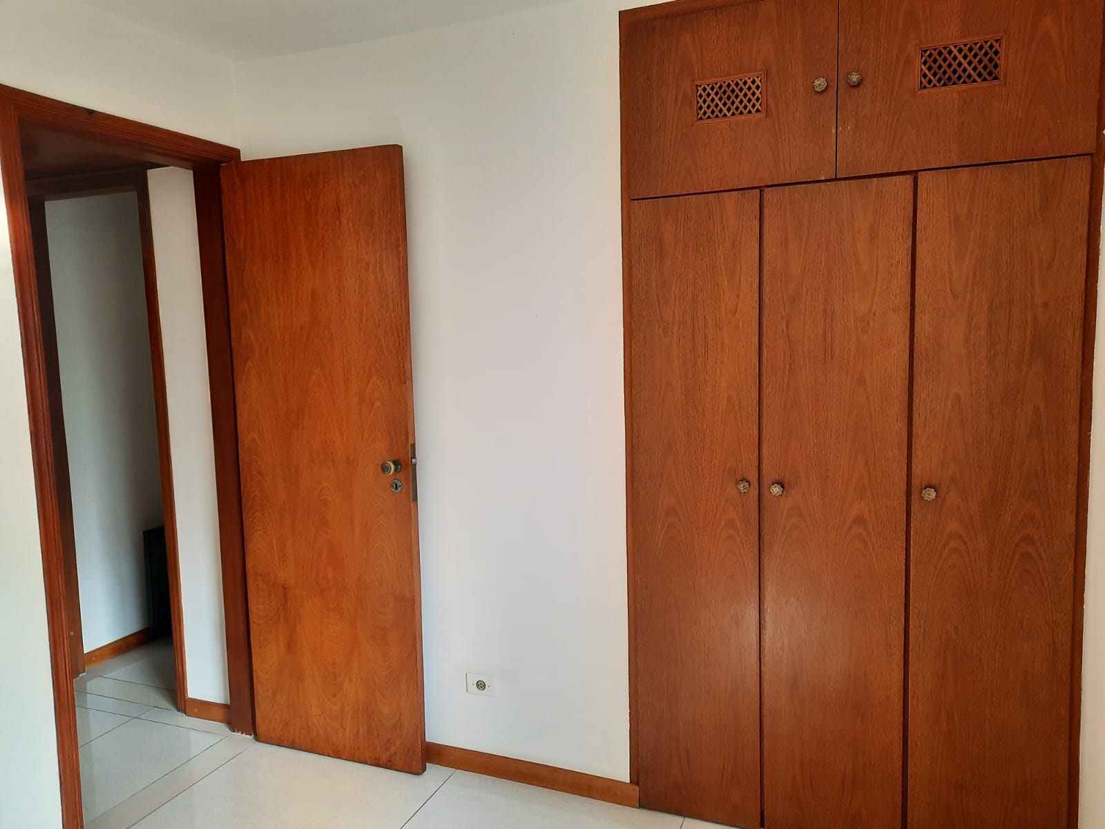 Imagem Apartamento com 2 Quartos à Venda ou Locação, 58 m² em Moema - São Paulo