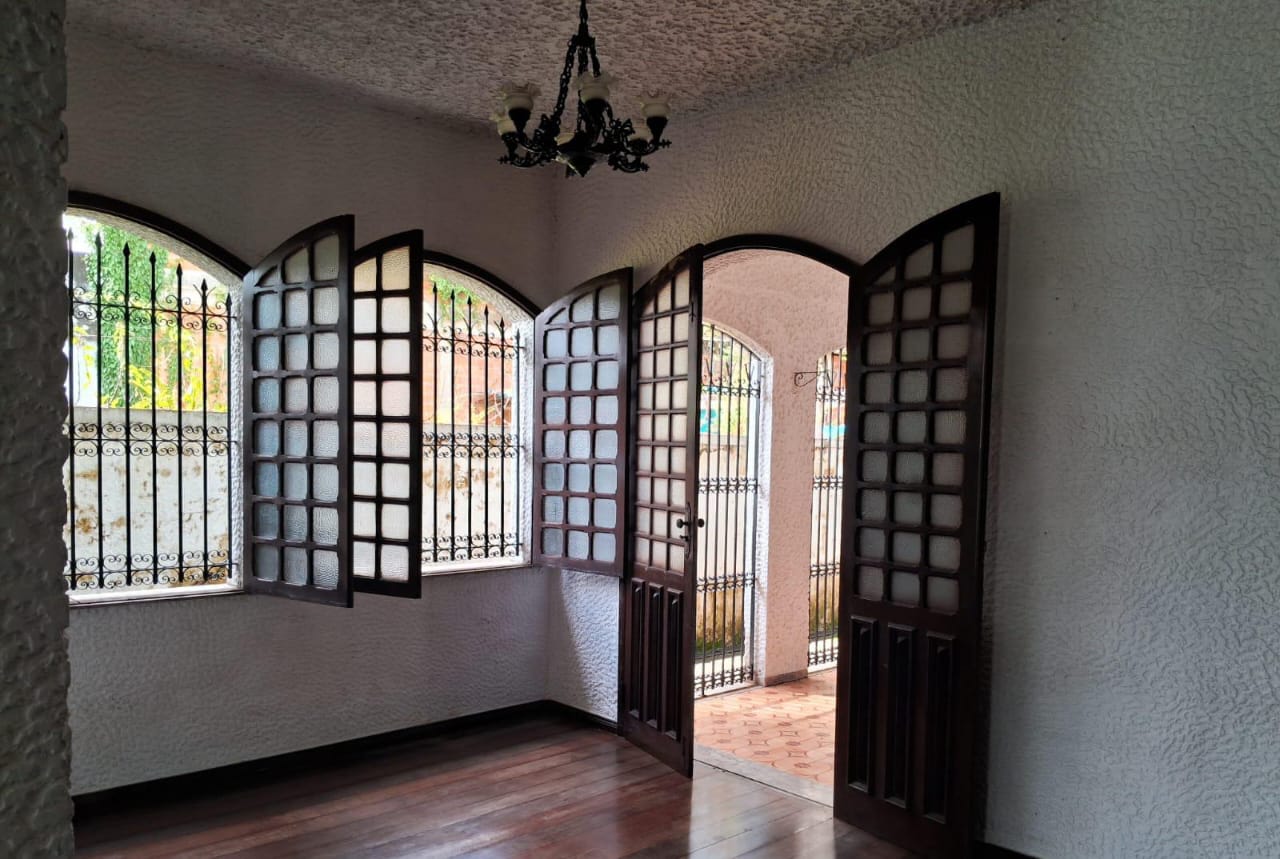 Imagem Casa com 3 Quartos à Venda, 607 m² em Marco - Belém