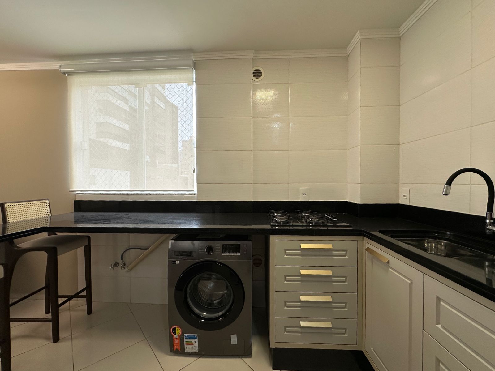 Imagem Apartamento com 2 Quartos à Venda, 60 m²em Meia Praia - Itapema