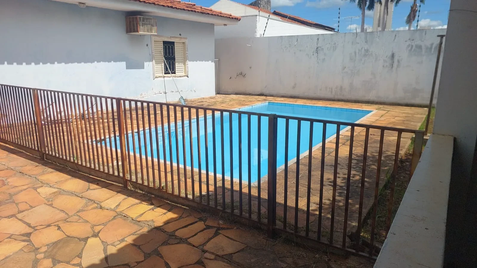 Imagem Casa com 3 Quartos para Alugar, 250 m² em Jardim das Américas - Cuiabá