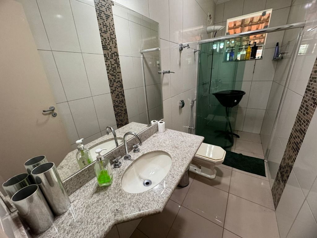 Imagem Casa com 4 Quartos à Venda, 249 m² em Tijuca - Contagem