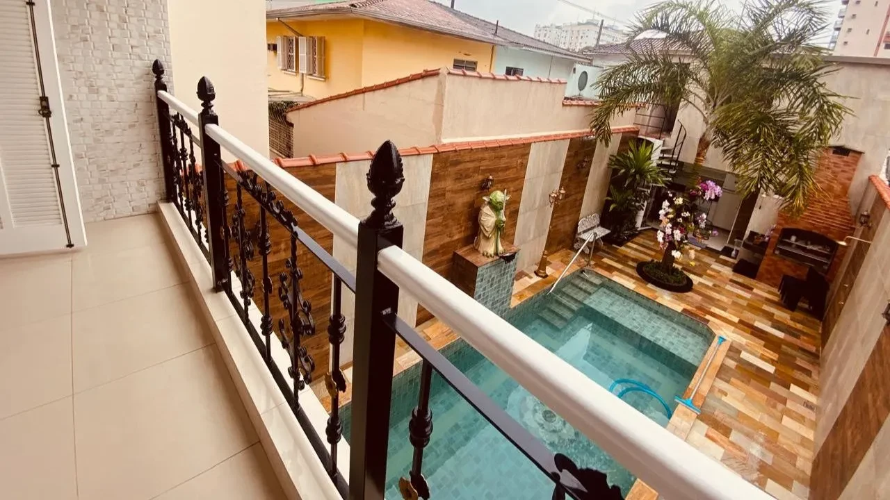 Imagem Sobrado com 4 Quartos à Venda, 214 m² em Encruzilhada - Santos