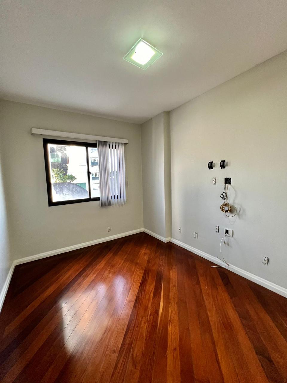 Imagem Apartamento com 4 Quartos à Venda, 185 m²em São Brás - Belém