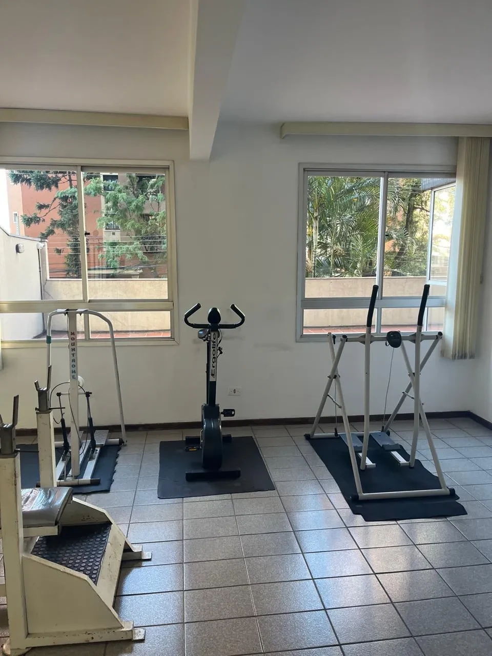 Imagem Apartamento com 1 Quarto à Venda, 38 m² em Cristo Rei - Curitiba