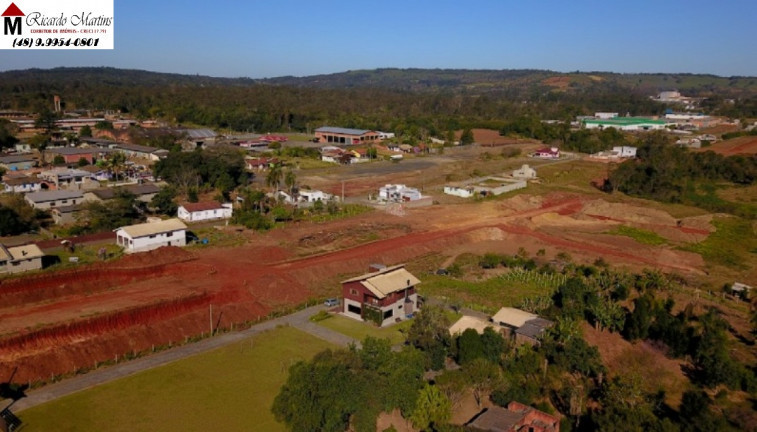 Imagem Terreno à Venda,  em Primeira Linha - Criciúma