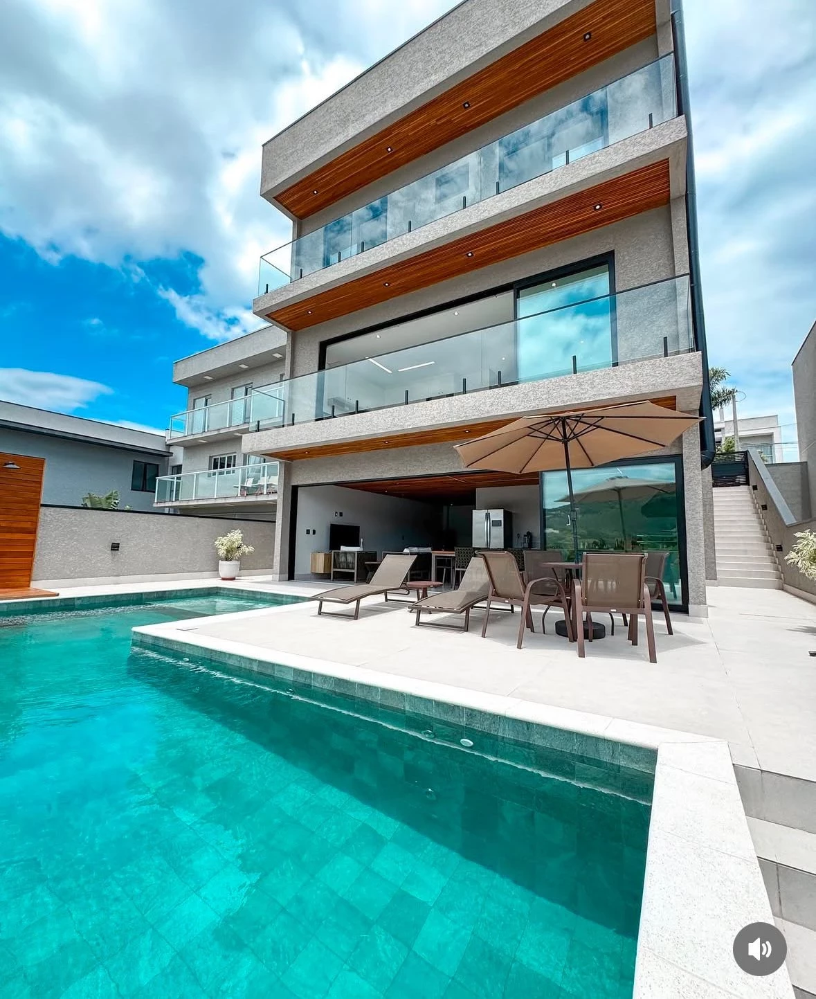 Imagem Sobrado com 4 Quartos à Venda, 330 m² em Rio abaixo - Atibaia