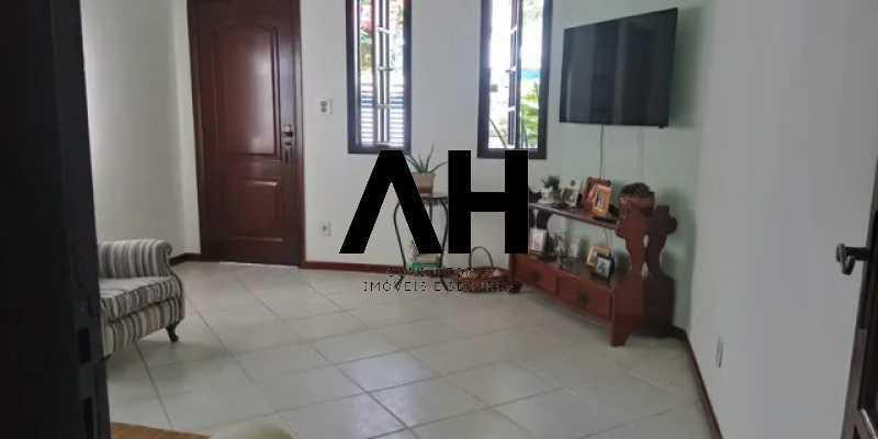 Imagem Casa com 5 Quartos para Alugar, 400 m²em Itaipu - Niterói