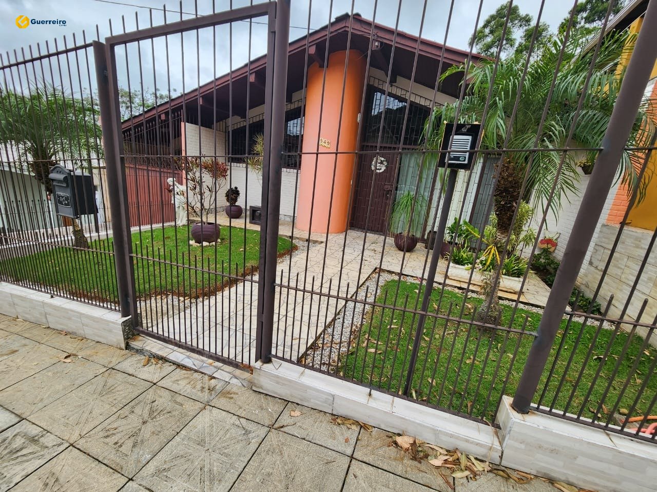 Foto do imóvel: Casa com 3 Quartos à Venda, 190 m² em Trindade - Florianópolis