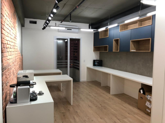 Sala Comercial à Venda ou Locação, 30 m² em Várzea da Barra Funda - São Paulo