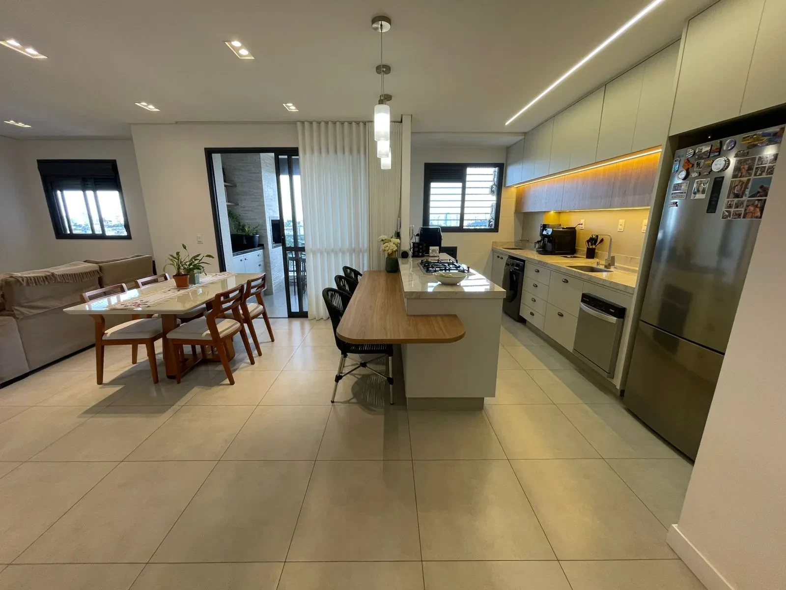 Imagem Apartamento com 2 Quartos para Alugar, 77 m² em Despraiado - Cuiabá