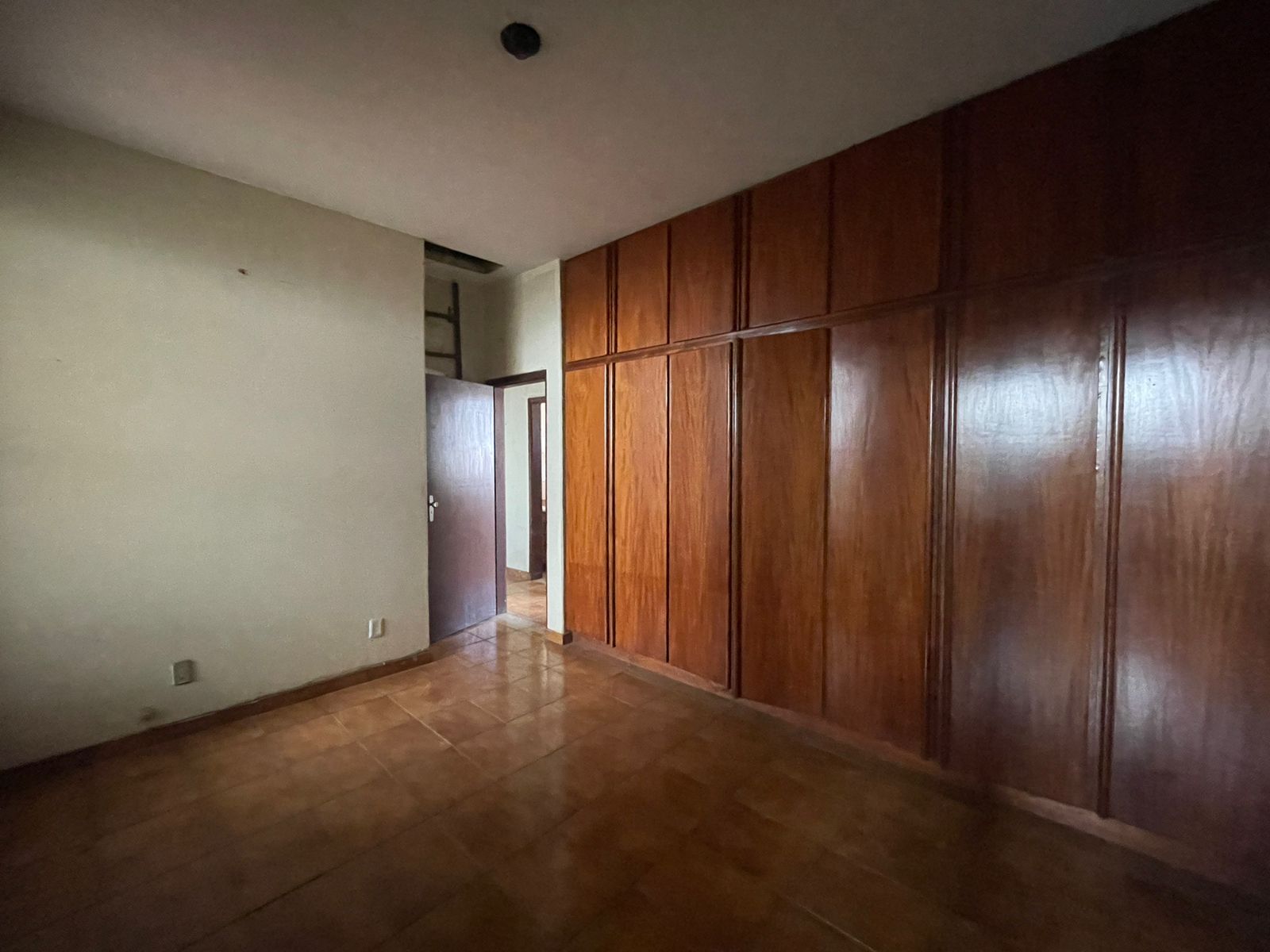 Imagem Sobrado com 4 Quartos à Venda, 399 m²em Setor Leste Universitário - Goiânia