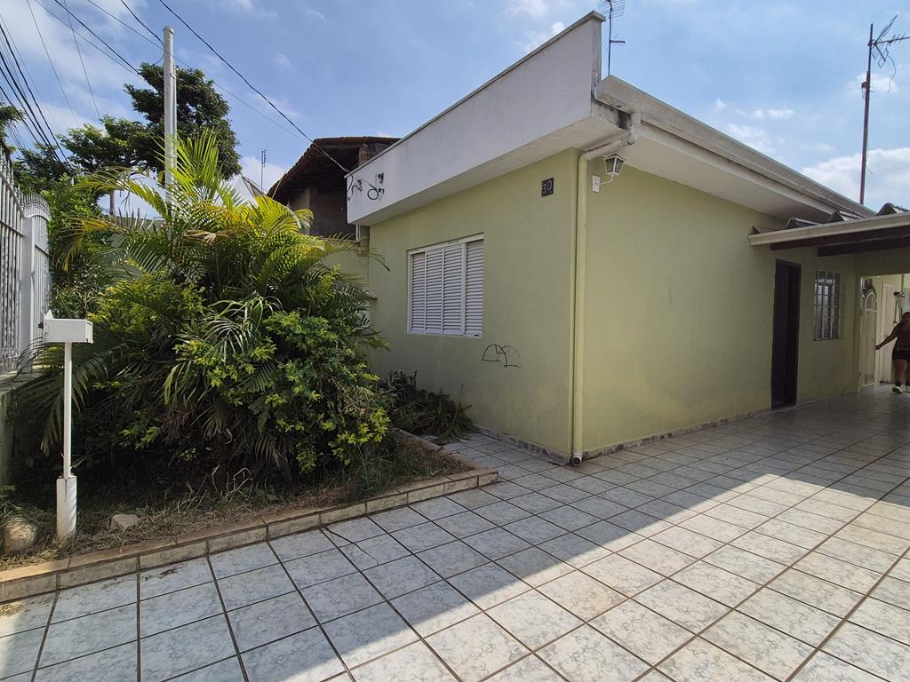 Casa com 1 Quarto à Venda, 180 m²em Vila M Genoveva - Jundiaí
