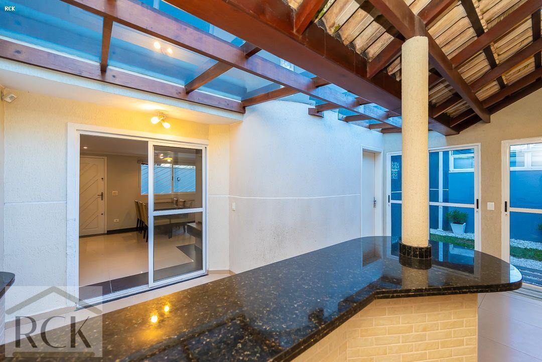 Imagem Sobrado com 3 Quartos à Venda, 162 m²em Uberaba - Curitiba