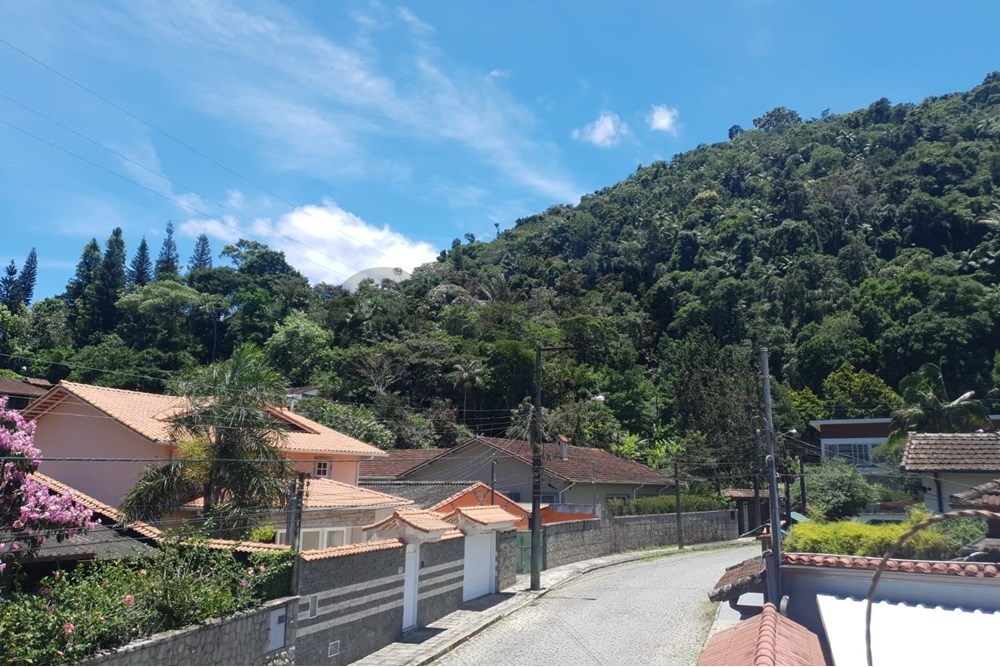 Imagem Casa com 4 Quartos à Venda, 900 m² em Bingen - Petrópolis
