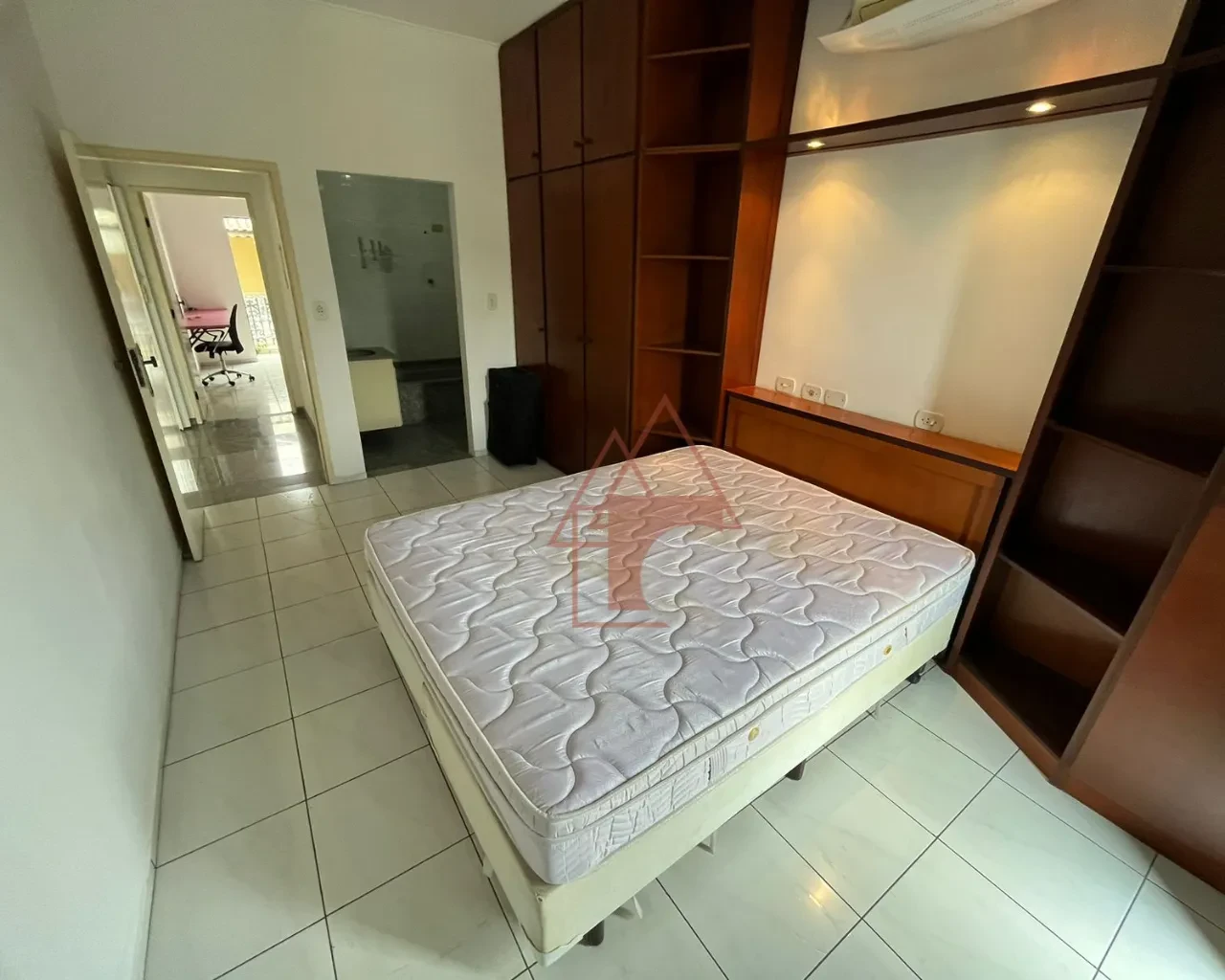 Imagem Sobrado com 4 Quartos à Venda, 367 metro em Vila Ponte Nova - Cubatão