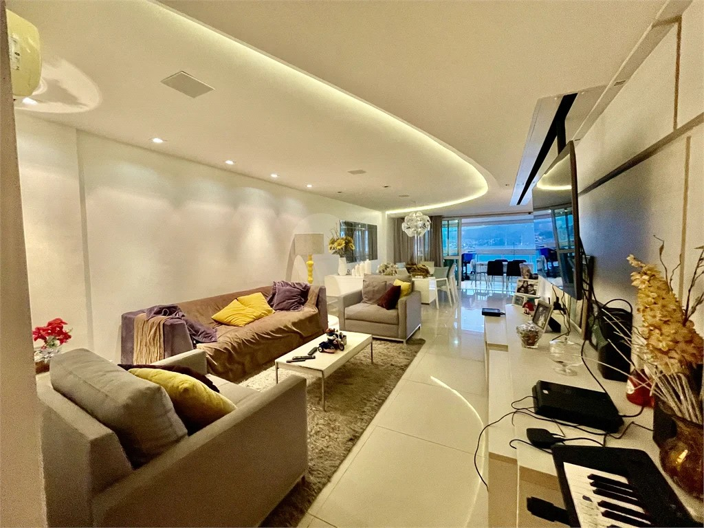 Imagem Apartamento com 4 Quartos à Venda, 230 m²em Icaraí - Niterói