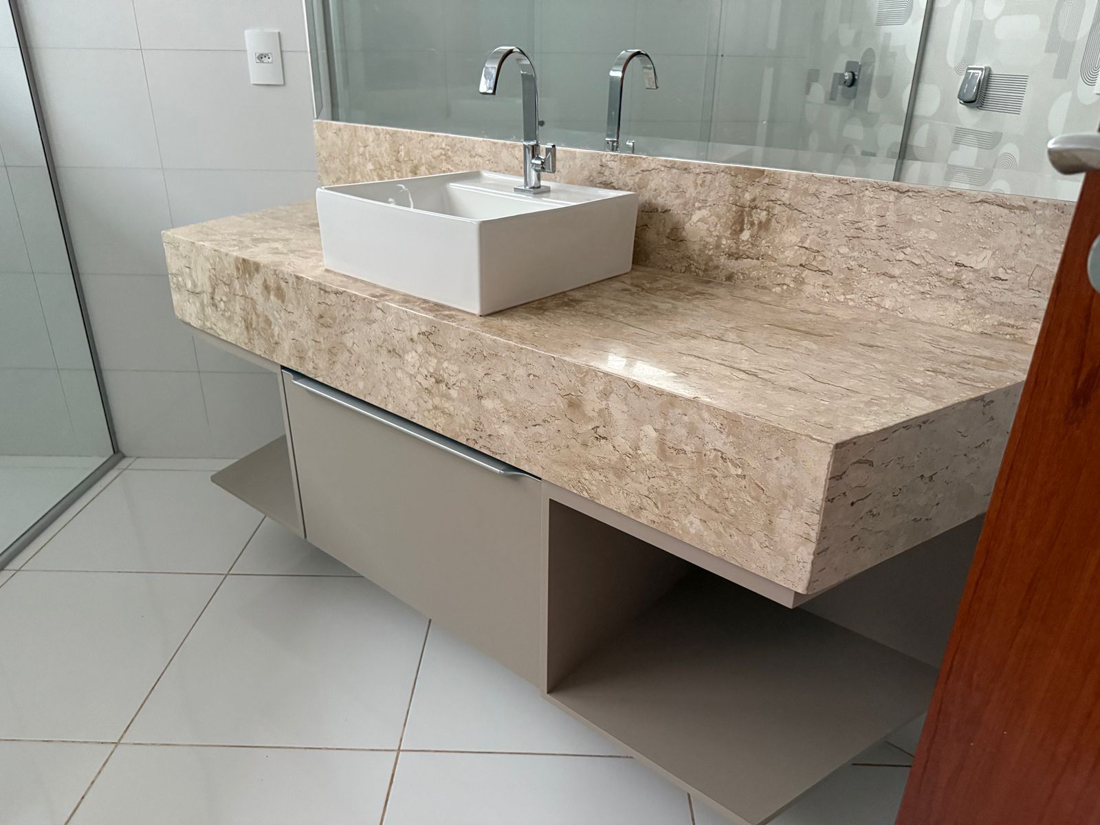 Imagem Casa com 4 Quartos à Venda, 368 m² em Loteamento Portal do Sol I - Goiânia