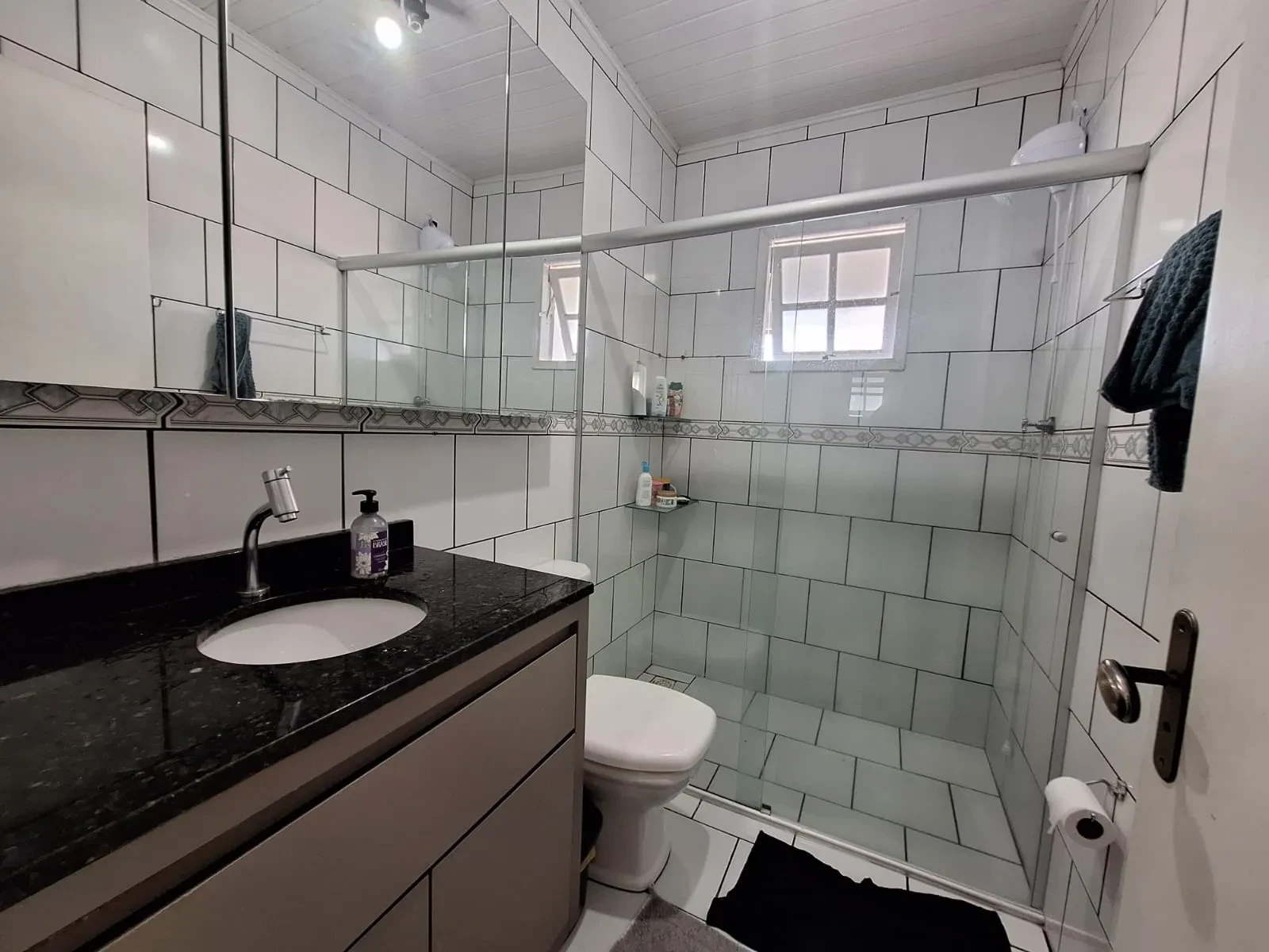 Imagem Casa com 3 Quartos à Venda, 210 m² em Charqueadas - Caxias do Sul