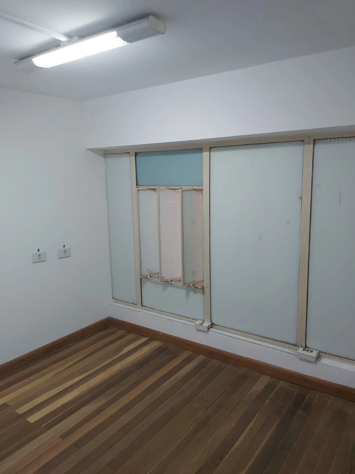 Imagem Loja para Alugar, 68 m² em Centro - Curitiba