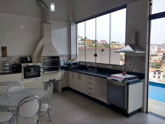 Imagem Casa com 5 Quartos à Venda, 350 m² em Centro - Poços de Caldas