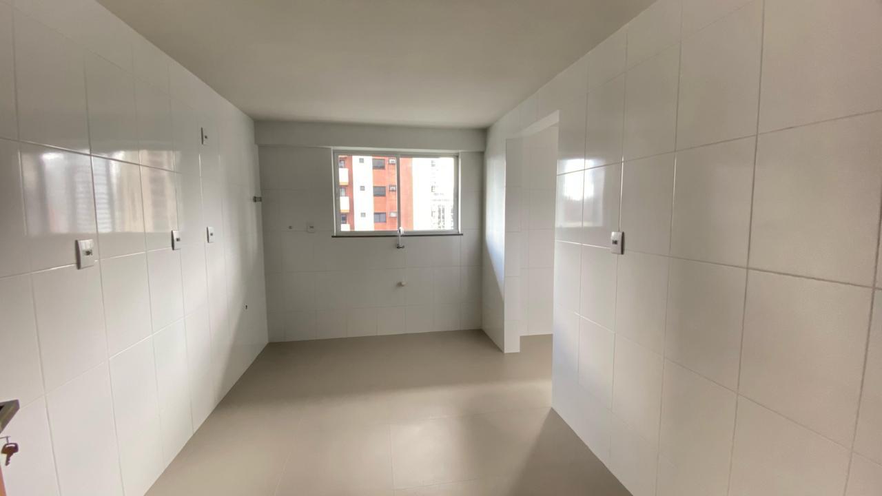 Imagem Apartamento com 3 Quartos à Venda, 181 m² em Nazaré - Belém