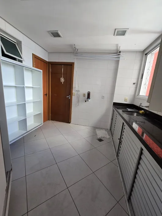 Imagem Apartamento com 3 Quartos à Venda, 200 m²em Umarizal - Belém