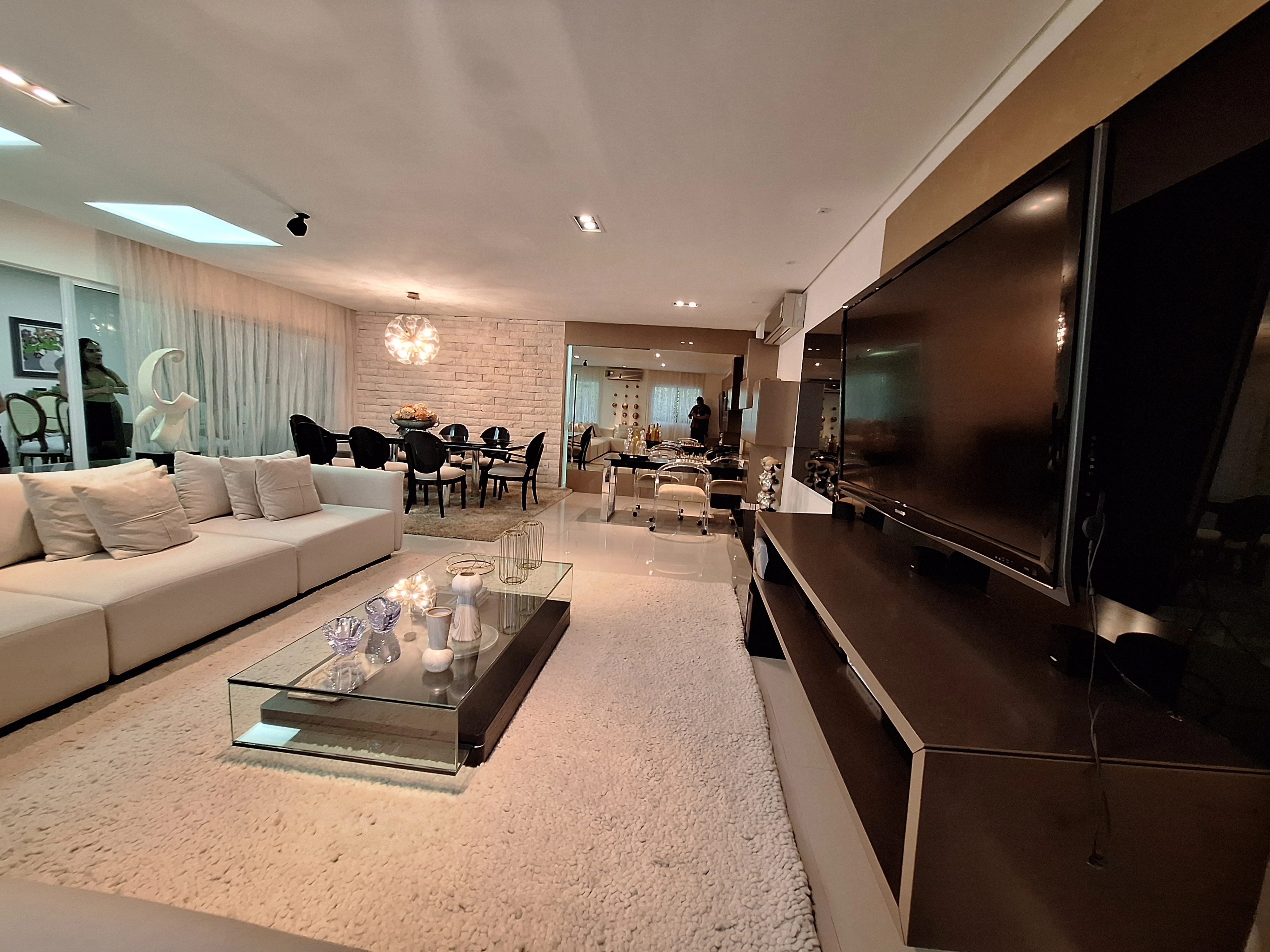 Imagem Casa de Condomínio com 4 Quartos à Venda, 242 m² em De Lourdes - Fortaleza