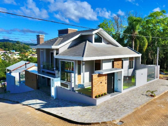 Casa com 3 Quartos à Venda, 215 m² em Industrial - Dois Irmãos