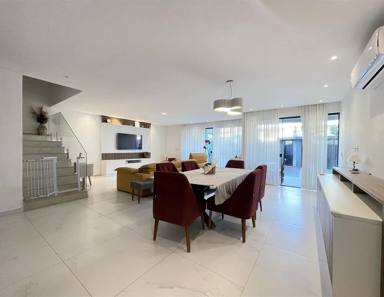 Foto do imóvel: Casa de Condomínio com 4 Quartos à Venda, 392 m² em Recreio dos Bandeirantes - Rio de Janeiro